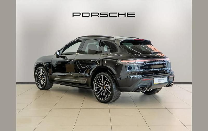 Used Porsche Macan 261 HP (191 kW) 2025 Black SUV