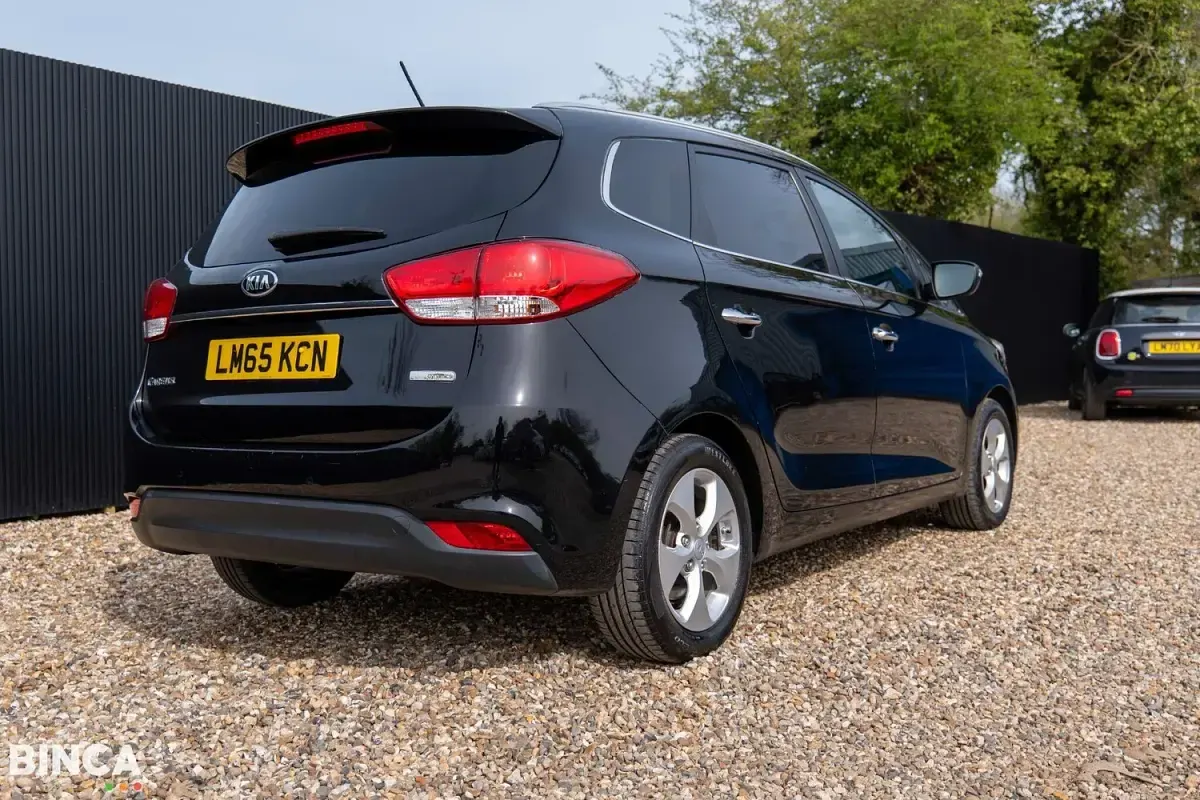 Used Kia Carens 139 HP (102 kW) 2015 Black MPV