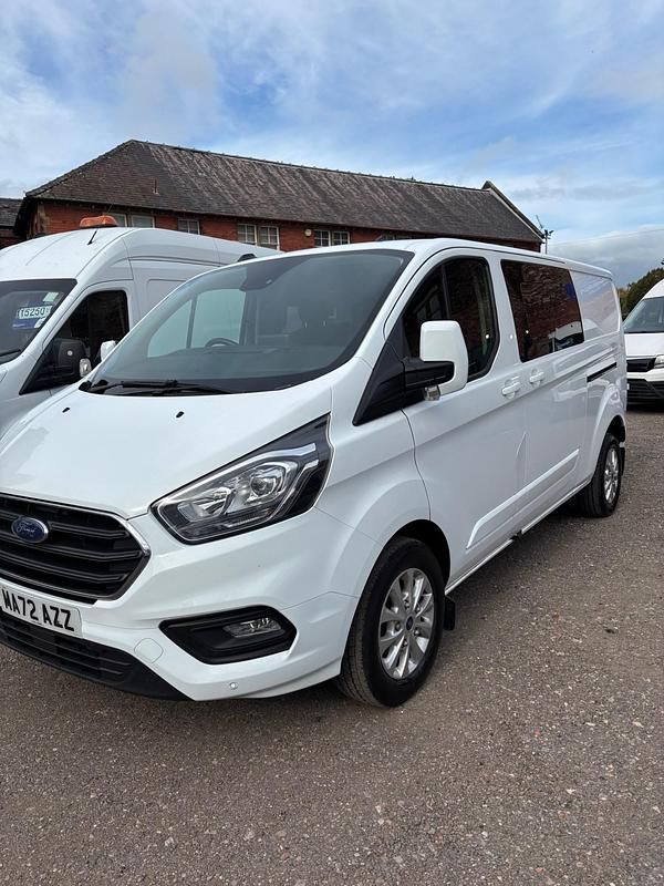 Used Ford Transit Custom Limited 130 HP (95 kW) 2022 White Van