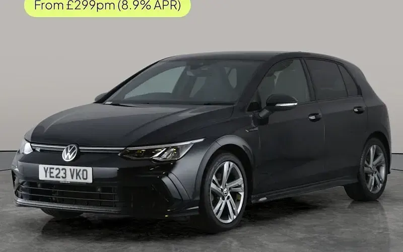 Second-hand VW Golf VIII R-line 150 CP (110 kW) 2023 Hatchback