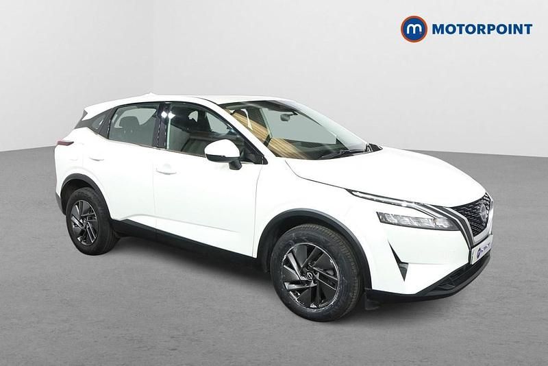 White Used 2024 Nissan Qashqai Acenta Premium SUV | £17,999 (Good price) - Image 1/4