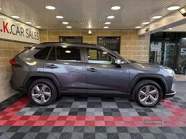 Used Toyota RAV4 Design 220 HP (161 kW) 2020 Grey SUV