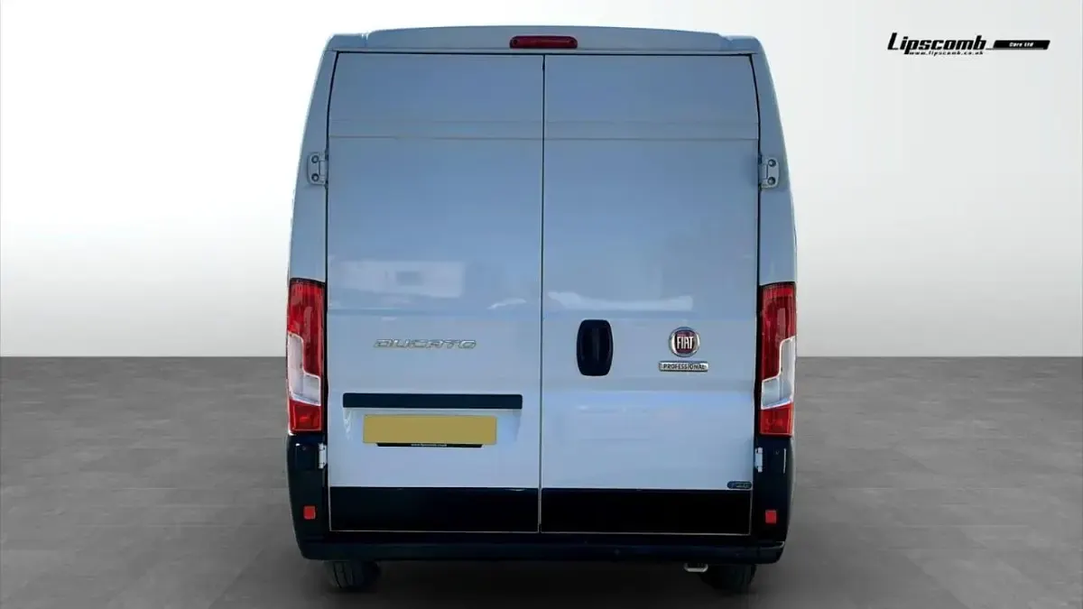 Used Fiat Ducato 138 HP (101 kW) 2020 White Van