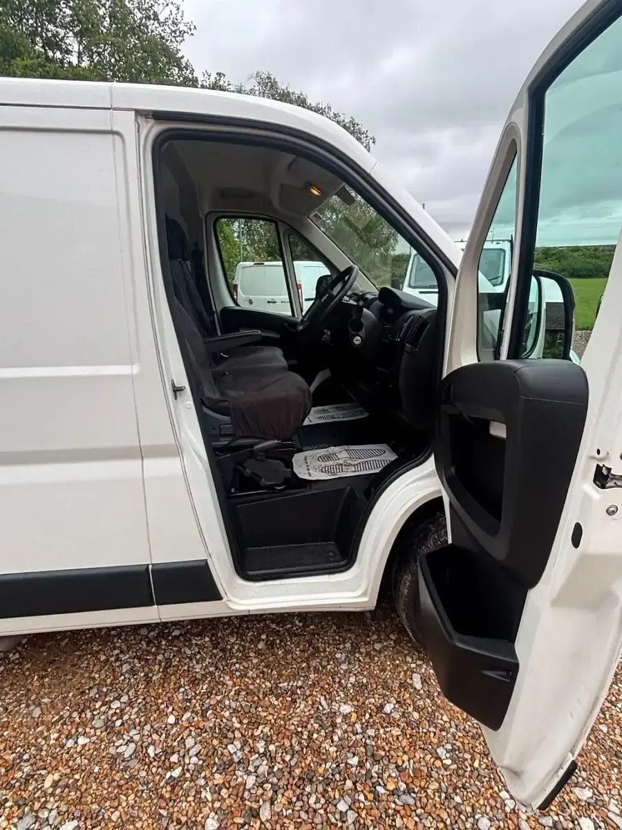 Used Citroën Relay 120 HP (88 kW) 2021 White Van