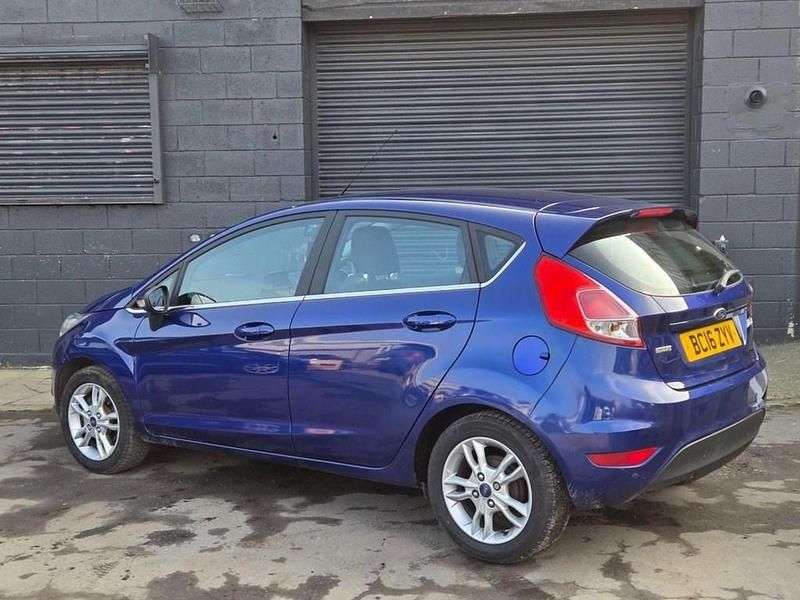 Used Ford Fiesta Zetec 100 HP (73 kW) 2016 Blue Hatchback