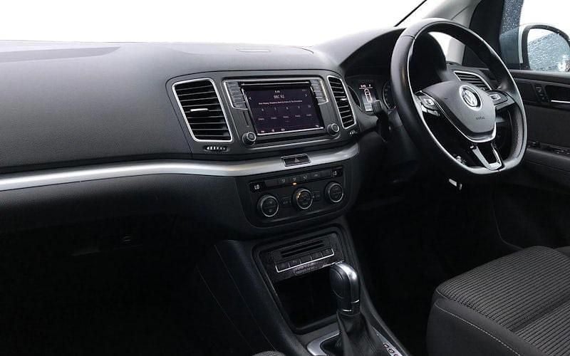 Used VW Sharan SE 150 HP (110 kW) 2019 White MPV