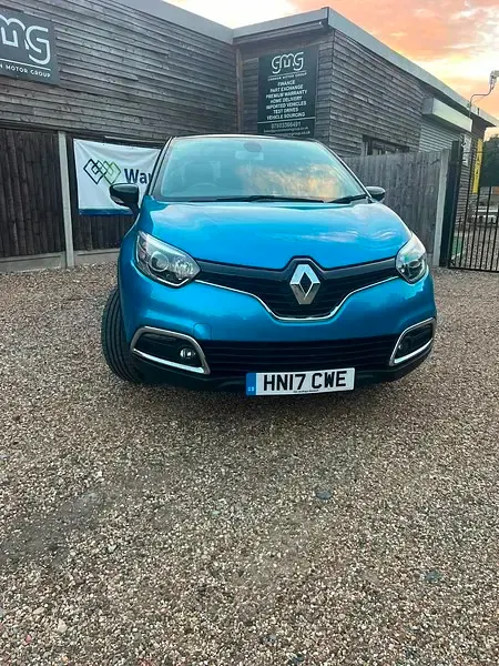 Used Renault Captur Dynamique 120 HP (88 kW) 2017 Blue/black SUV