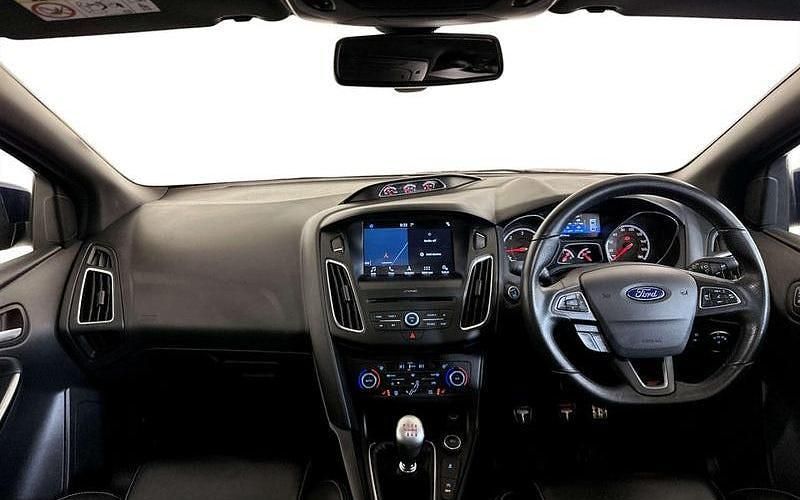 Used Ford Focus ST 185 HP (136 kW) 2016 Blue Estate