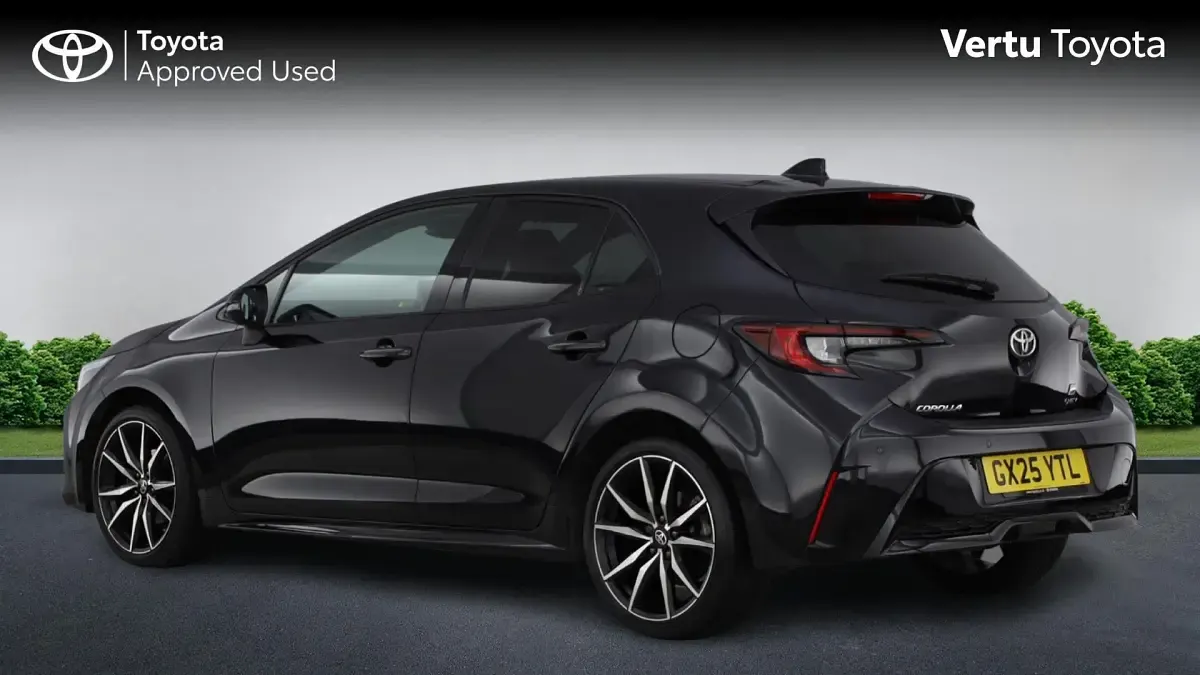 Used Toyota Corolla Sport 140 HP (102 kW) 2025 Eclipse black (metallic paint) Hatchback