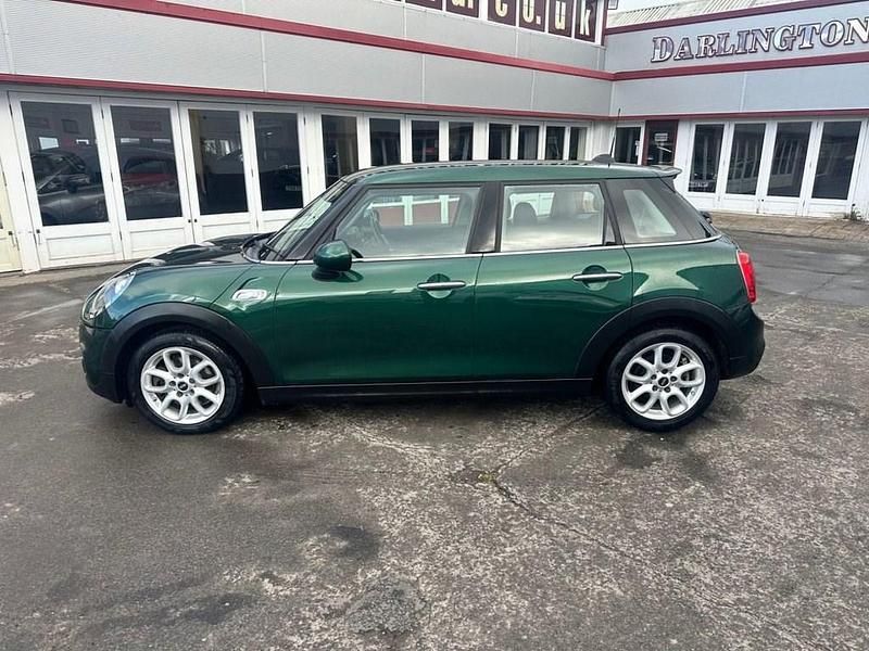Begagnad Mini Cooper S Hatch 170 HK (125 kW) 2015 Grön Halvkombi