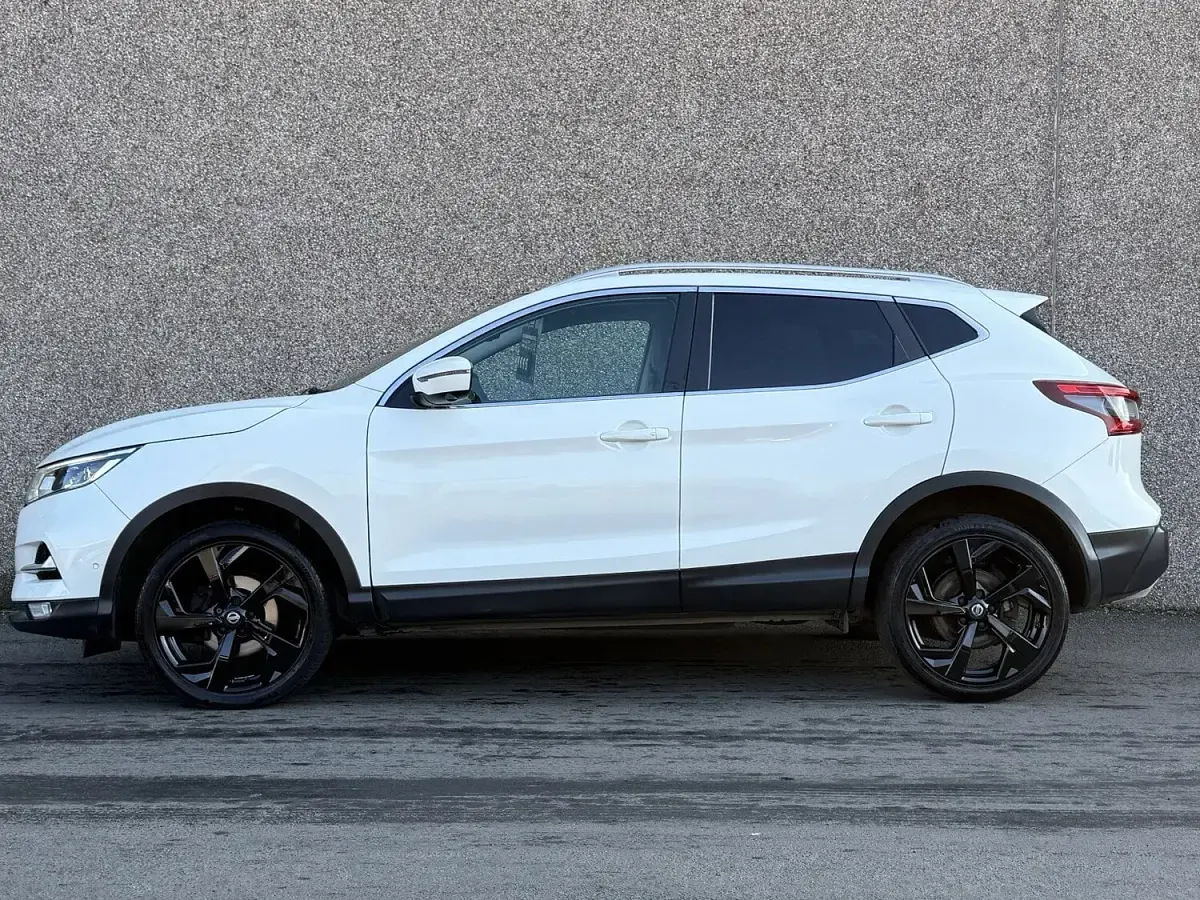 Used Nissan Qashqai Tekna 110 HP (80 kW) 2018 White SUV
