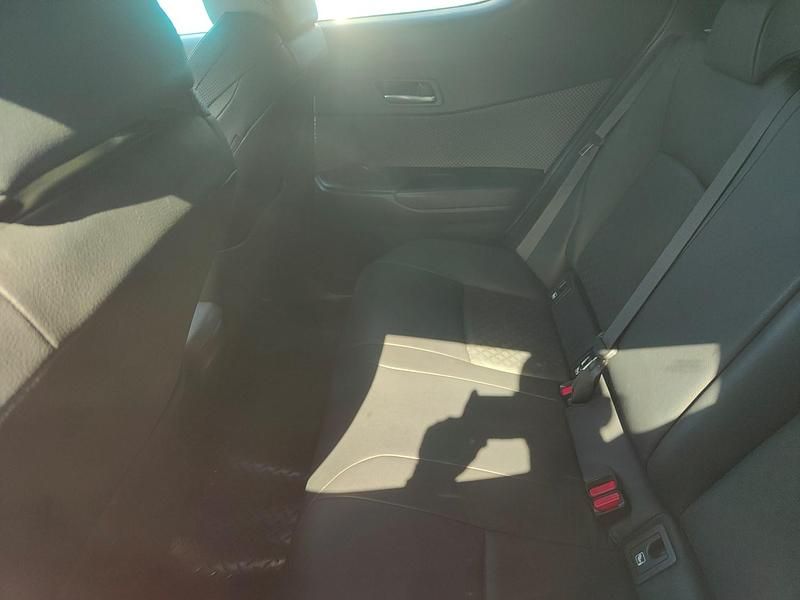 Used Toyota C-HR 122 HP (89 kW) 2021 White SUV