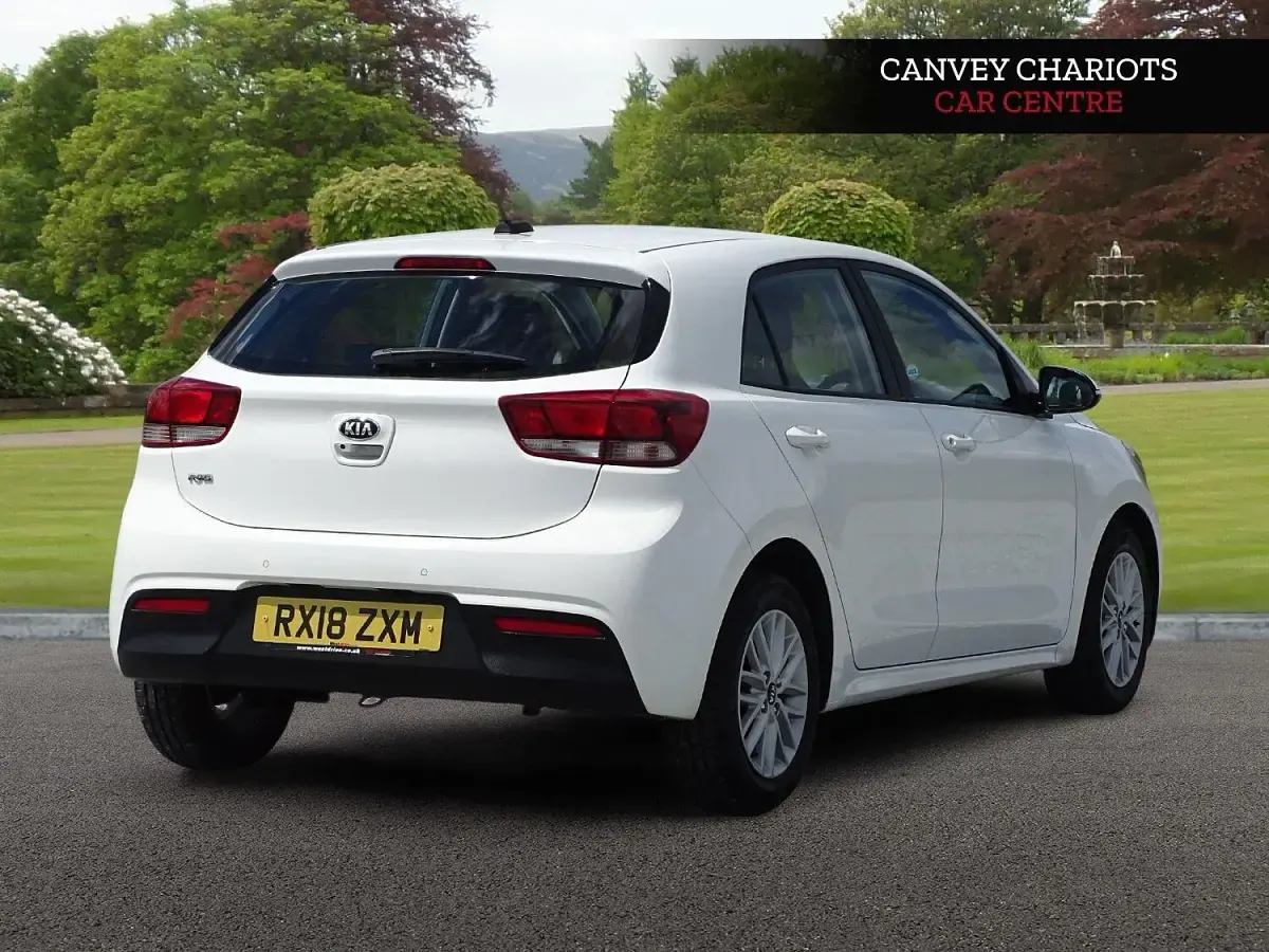 Begagnad Kia Rio 83 HK (61 kW) 2018 Vit Halvkombi