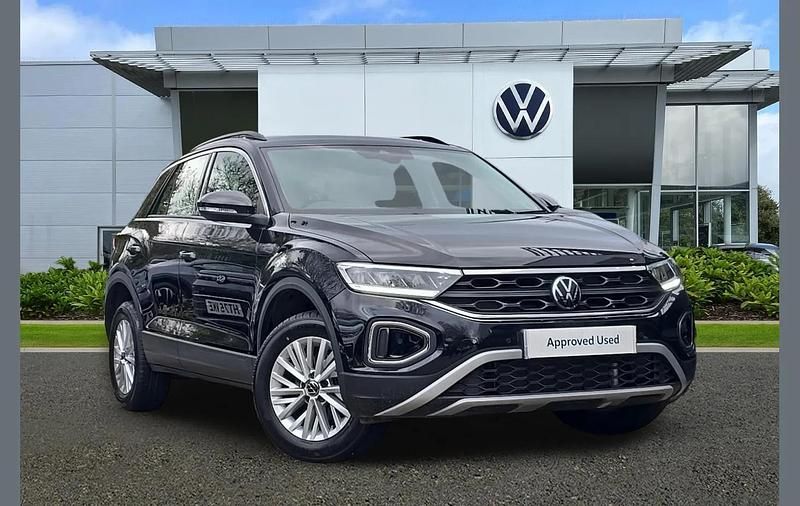 Used VW T-Roc Life 150 HP (110 kW) 2022 Black SUV