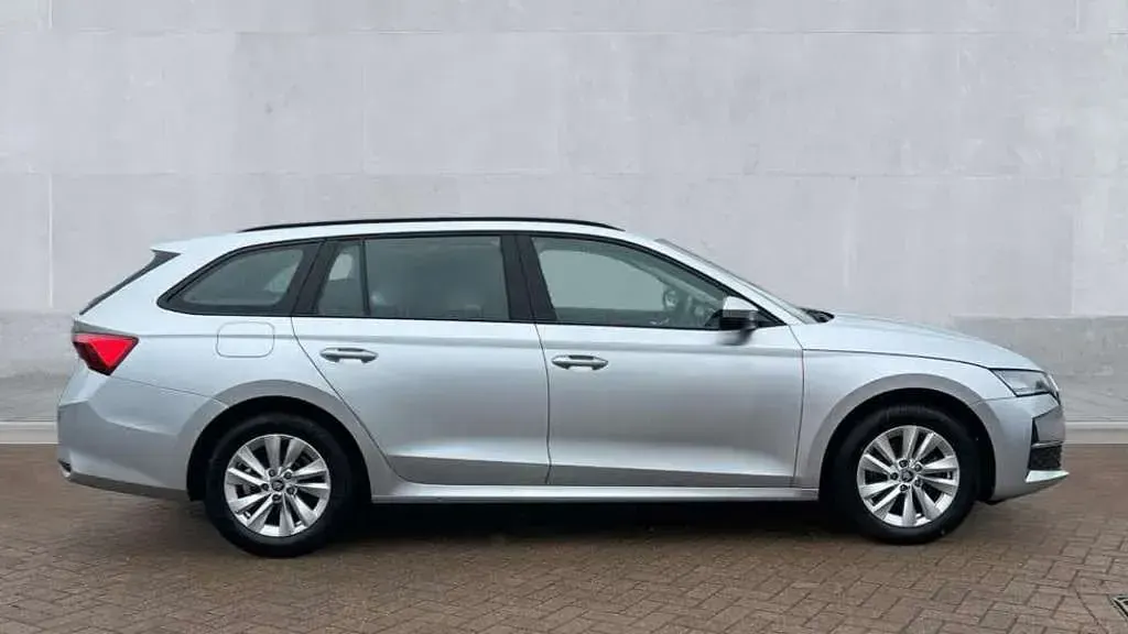 Used Skoda Octavia SE Technology 150 HP (110 kW) 2025 Silver Estate
