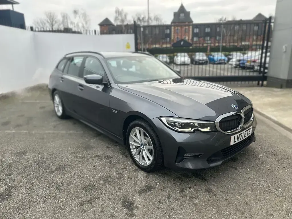 Used BMW 330e Performance 292 HP (214 kW) 2021 Grey Estate
