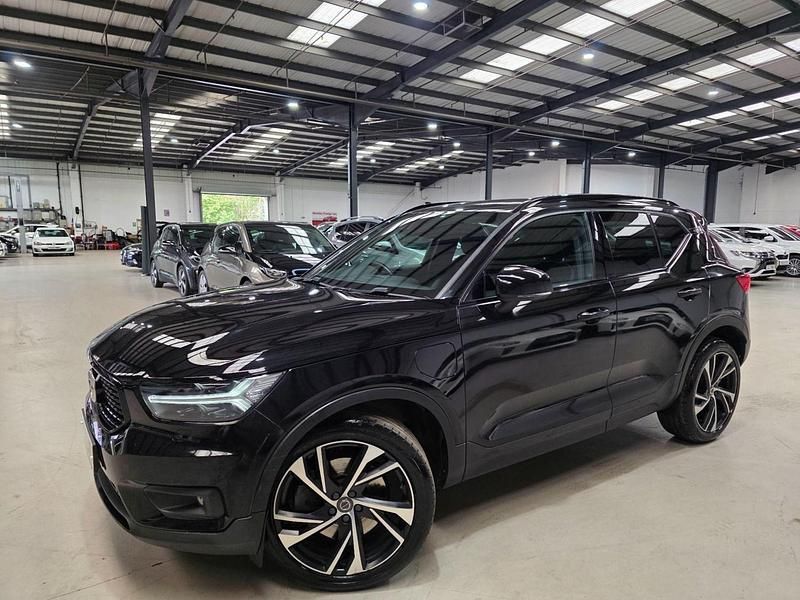 Black Used 2020 Volvo XC40 R-Design Pro SUV | £17,440 (Fair price) - Image 1/4