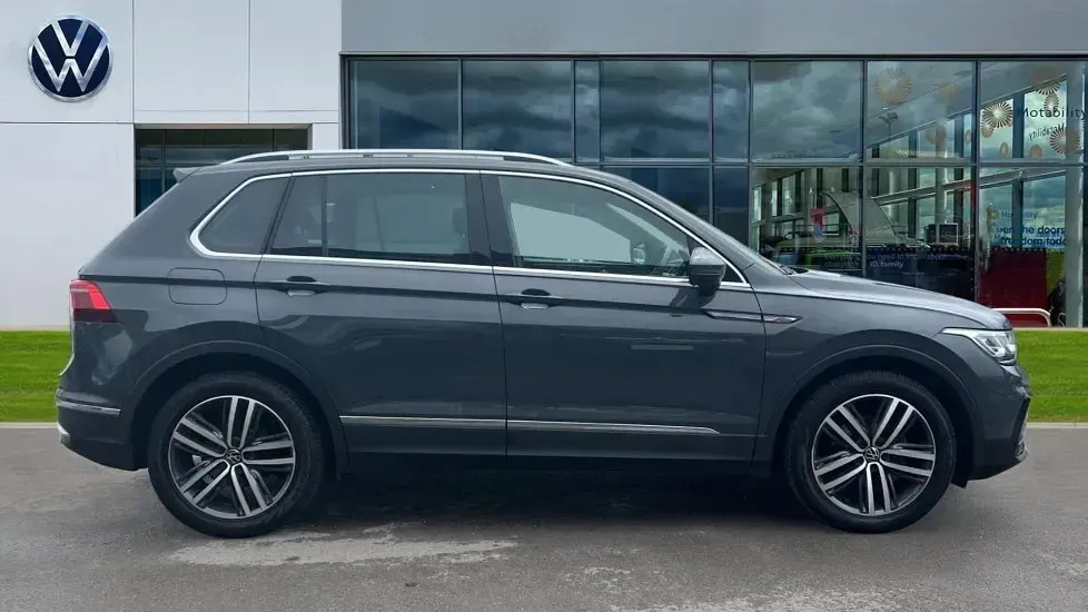 Used VW Tiguan Elegance 150 HP (110 kW) 2023 Grey SUV