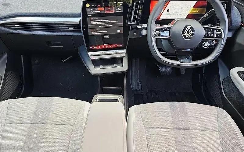 Used Renault Scenic E-Tech Iconic 160 kW (218 HP) 2024 White  SUV