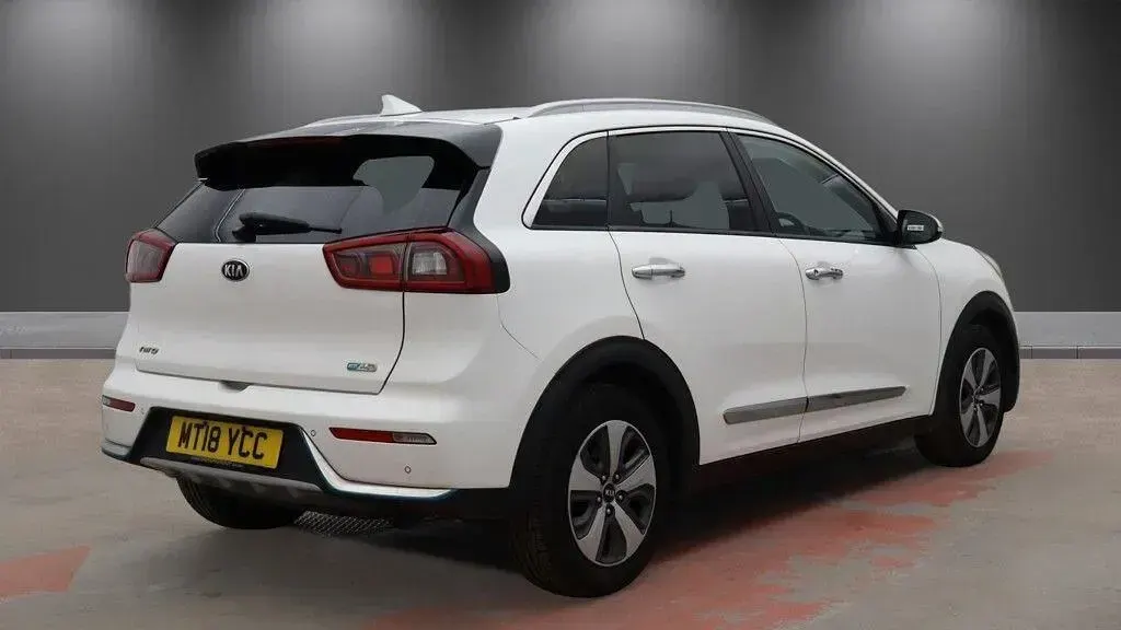 Gebraucht Kia Niro 139 PS (102 kW) 2018 Weiß SUV