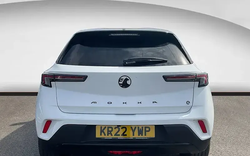 Used Vauxhall Mokka SRi 100 kW (136 HP) 2022 White SUV