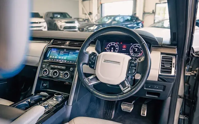 Used Land Rover Discovery 5 HSE Luxury 306 HP (225 kW) 2020 SUV