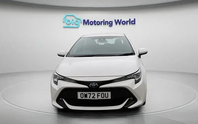 Usado Toyota Corolla 140 HP (102 kW) 2022 Branco Citadino