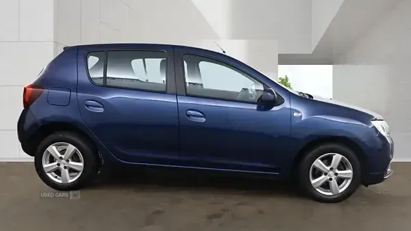 Used Dacia Sandero Lauréate 90 HP (66 kW) 2017 Blue Hatchback
