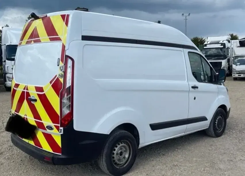 Used Ford Transit Custom 105 HP (77 kW) 2019 White Van