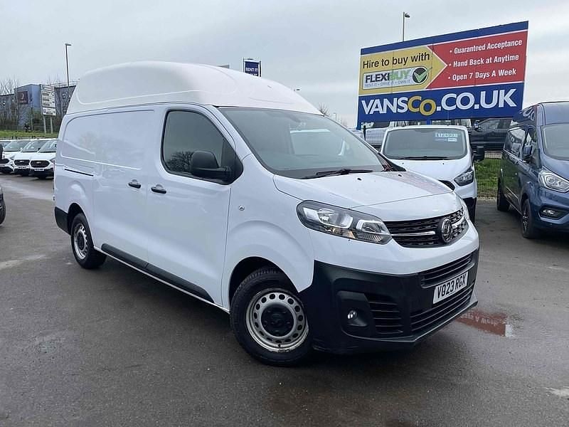 Used Vauxhall Vivaro S 100 HP (73 kW) 2023 White MPV