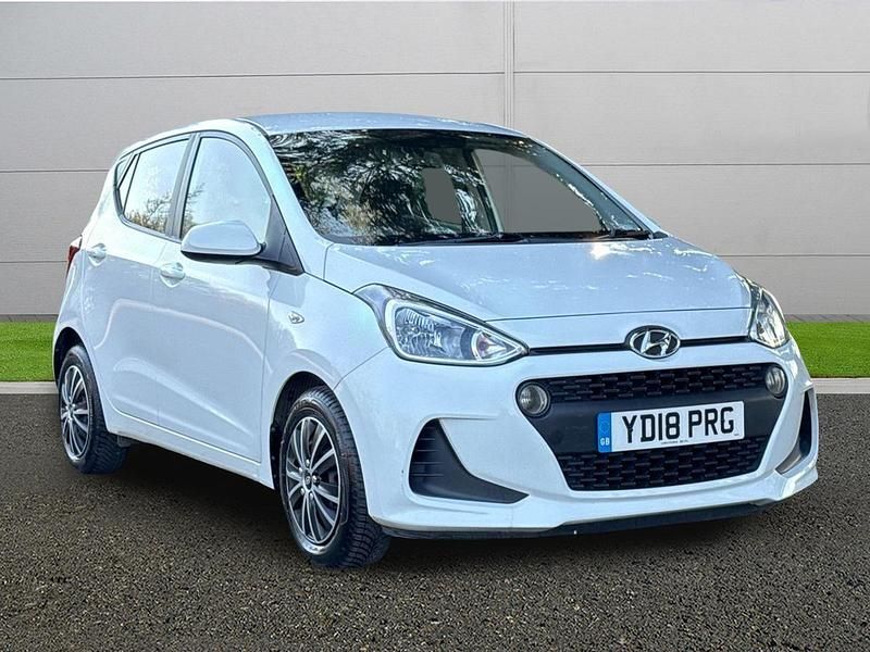 Used Hyundai i10 SE 66 HP (48 kW) 2018 White Hatchback