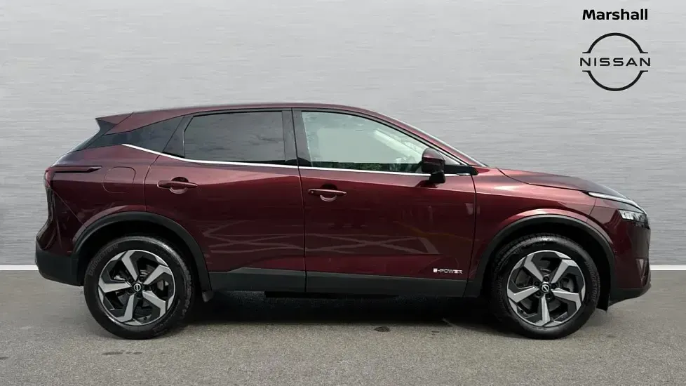 Used Nissan Qashqai N-Connecta 190 HP (139 kW) 2023 Red SUV