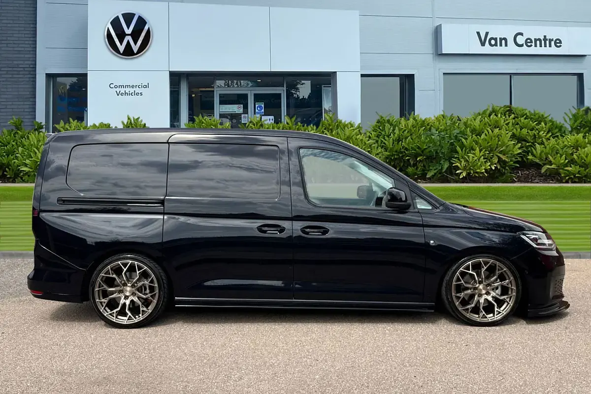 Used VW Caddy Maxi Pro 122 HP (89 kW) 2025 Black MPV