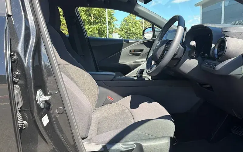Used Toyota C-HR 140 HP (102 kW) 2025 Black SUV