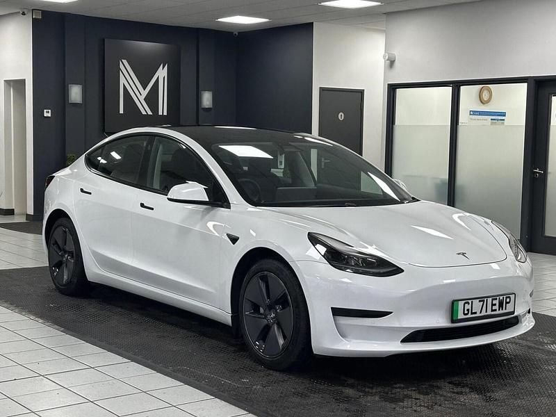 White Used 2021 Tesla Model 3 Standard Range Plus Sedan | £19,800 (Fair price) - Image 1/4
