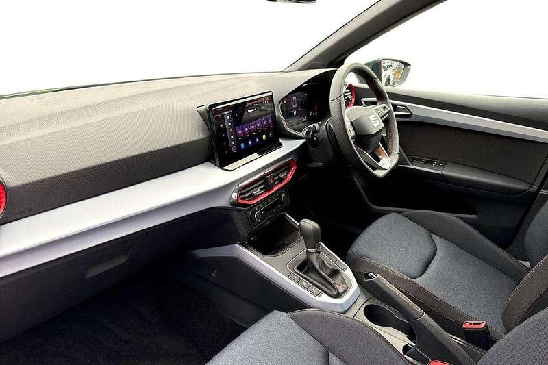 Used Seat Arona FR Sport 114 HP (83 kW) 2025 Blue SUV