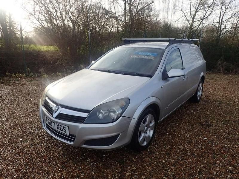 Used Vauxhall Astra Sportive 118 HP (86 kW) 2007 Silver Van