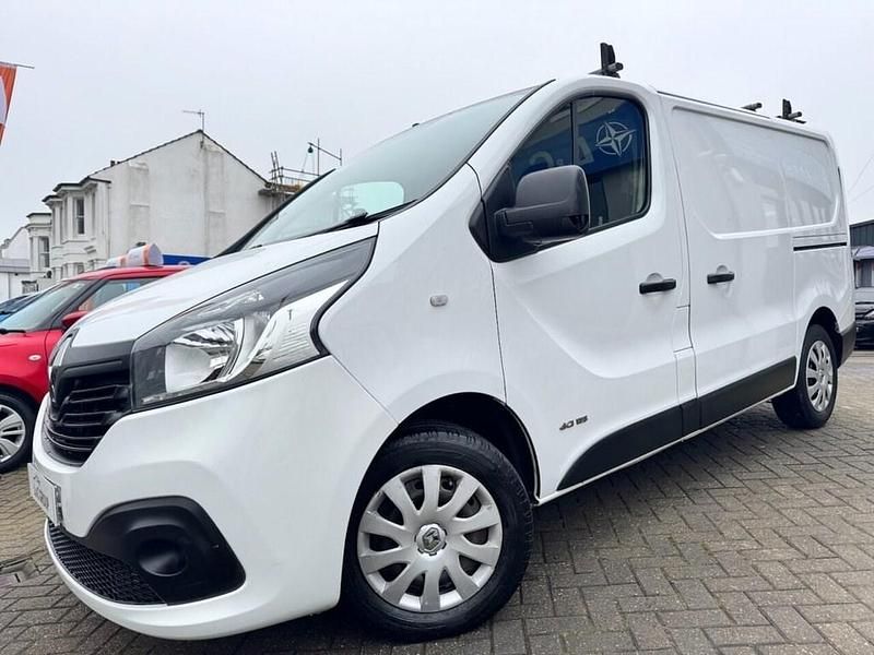 Used Renault Trafic Business 2015 White MPV
