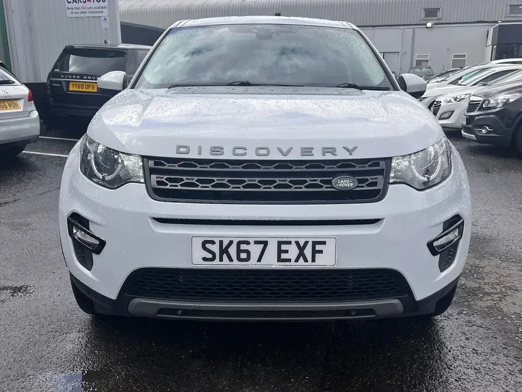 Used Land Rover Discovery 5 SE 180 HP (132 kW) 2017 White SUV