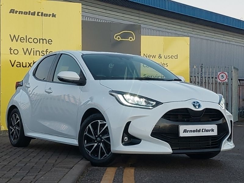 White Used 2022 Toyota Yaris Hybrid Design Hatchback | £15,998 (Good price) - Image 1/4