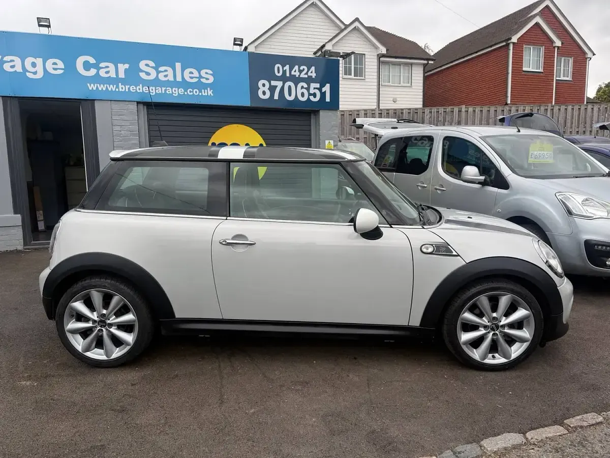 Used Mini Cooper Hatch 120 HP (88 kW) 2012 Silver Hatchback