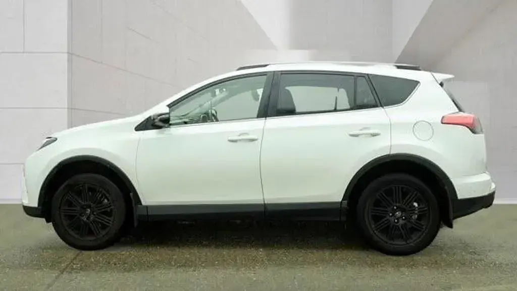 Used Toyota RAV4 Hybrid 2016 White SUV