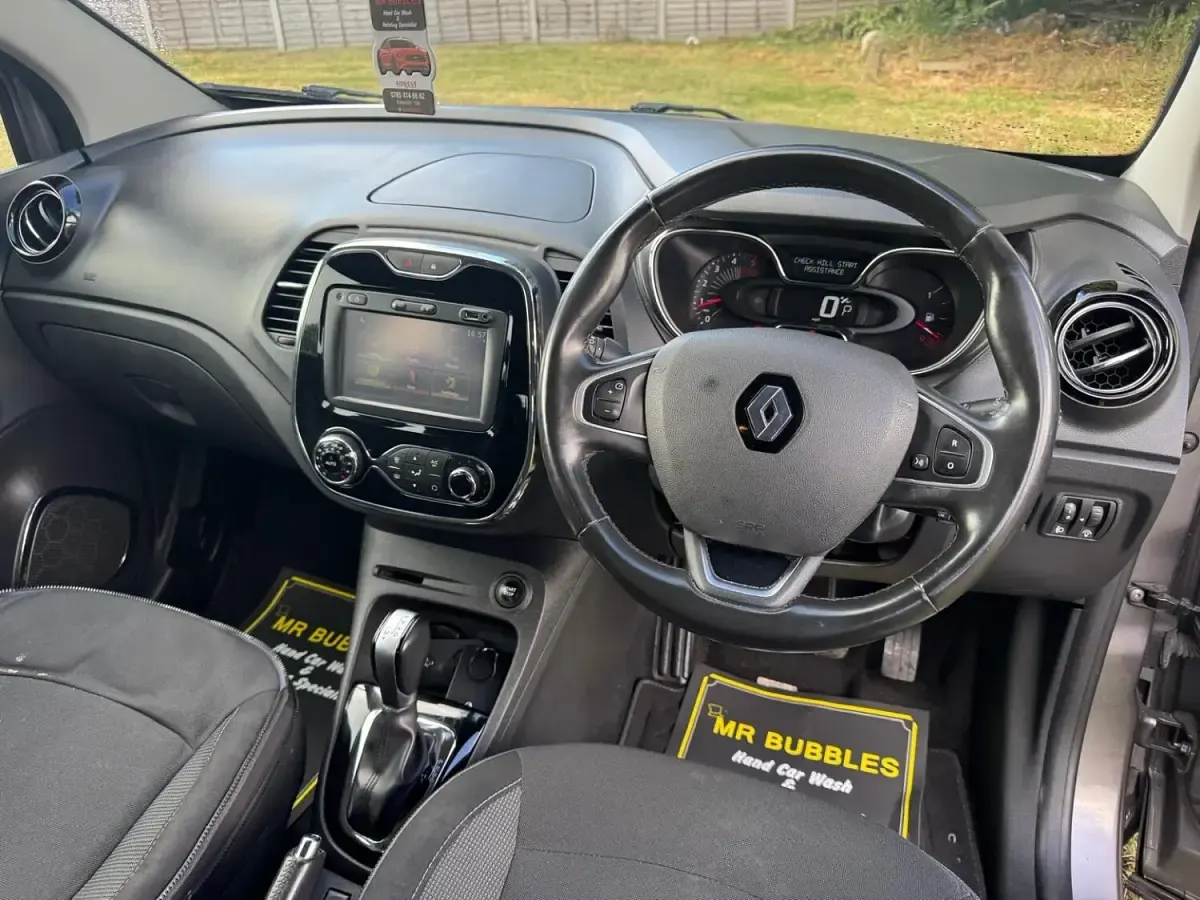 Used Renault Captur Dynamique 90 HP (66 kW) 2017 Grey SUV