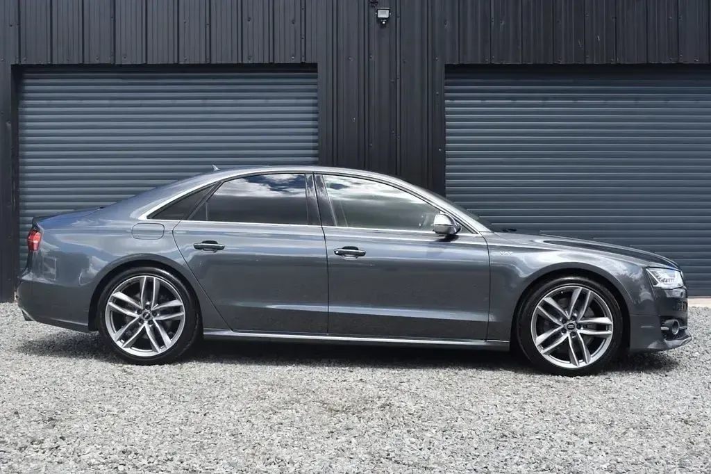 Used Audi S8 Advanced 520 HP (382 kW) 2016 Grey Sedan