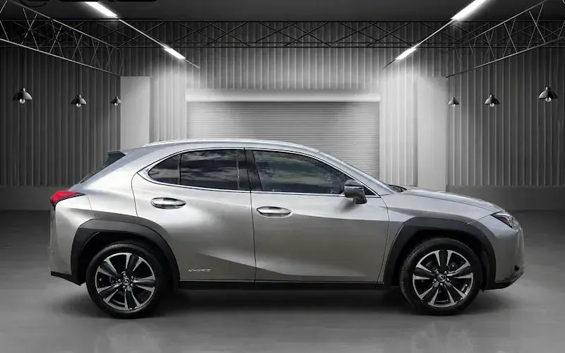 Used Lexus UX 184 HP (135 kW) 2023 Silver SUV
