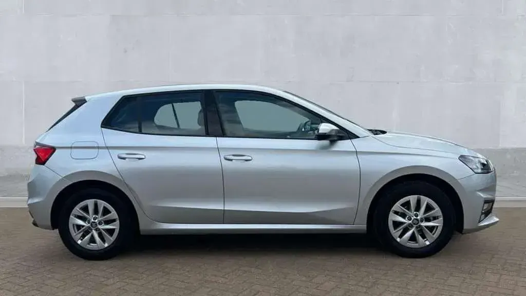Used Skoda Fabia SE 95 HP (69 kW) 2025 Silver Hatchback