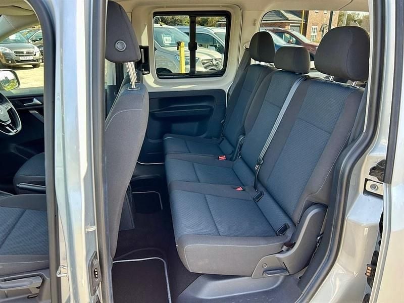 Used VW Caddy Maxi Life 102 HP (75 kW) 2020 Silver metallic MPV