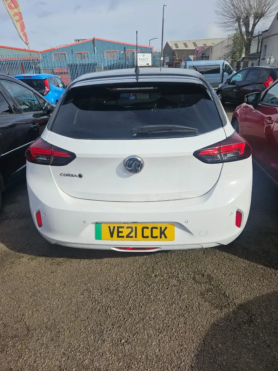Used Vauxhall Corsa-e Elite 100 kW (136 HP) 2021 White Hatchback