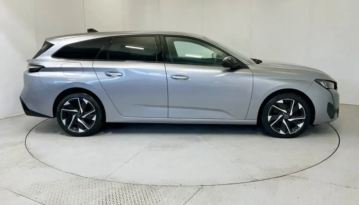 Second-hand Peugeot 308 Allure Premium 130 CP (95 kW) 2023 Gri Break