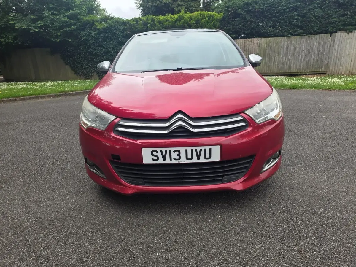 Used Citroën C4 SELECTION 2013 Red Hatchback